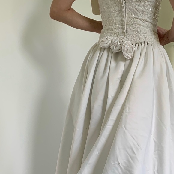 Vintage St Tropaz Wedding Dress With Attached Train - Picture 10 of 12